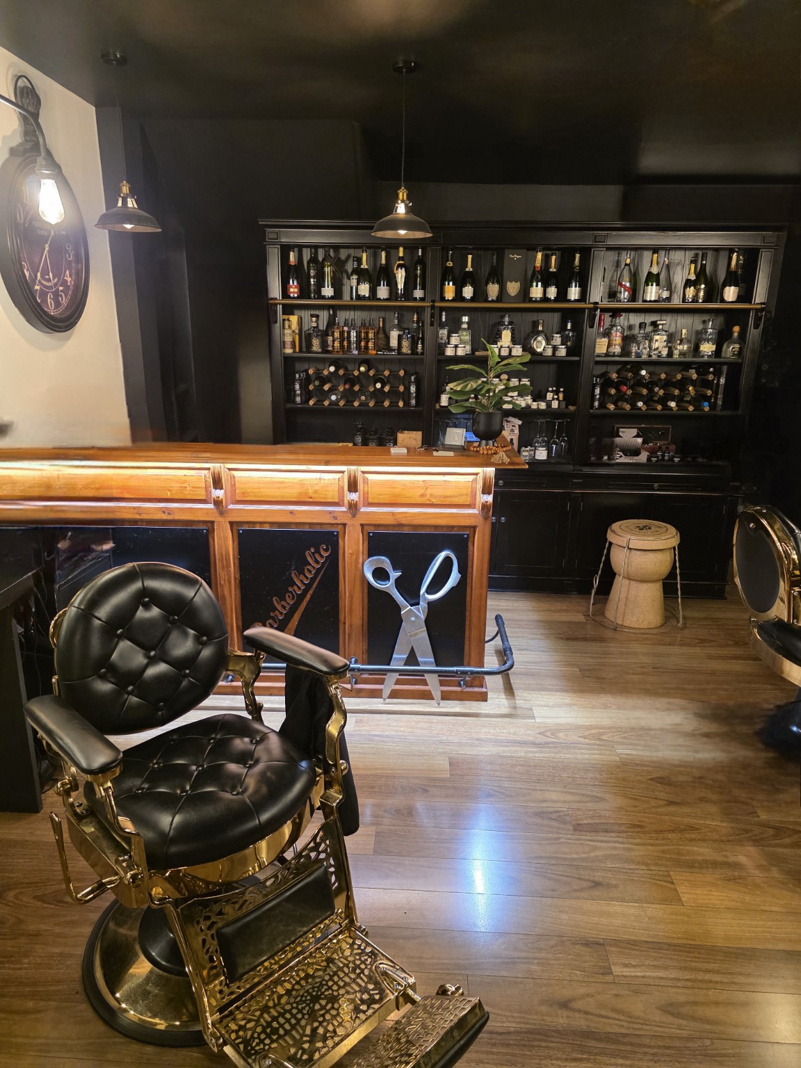 Barberholic interior and bar